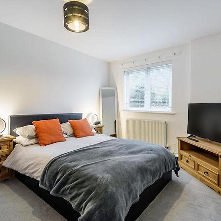 Stylish 2 Bedroom Apartment, Central Exeter, Parking On Site Екстериор снимка