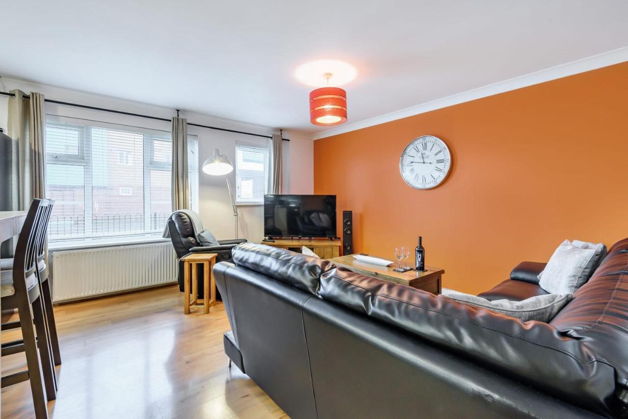 Stylish 2 Bedroom Apartment, Central Exeter, Parking On Site Екстериор снимка