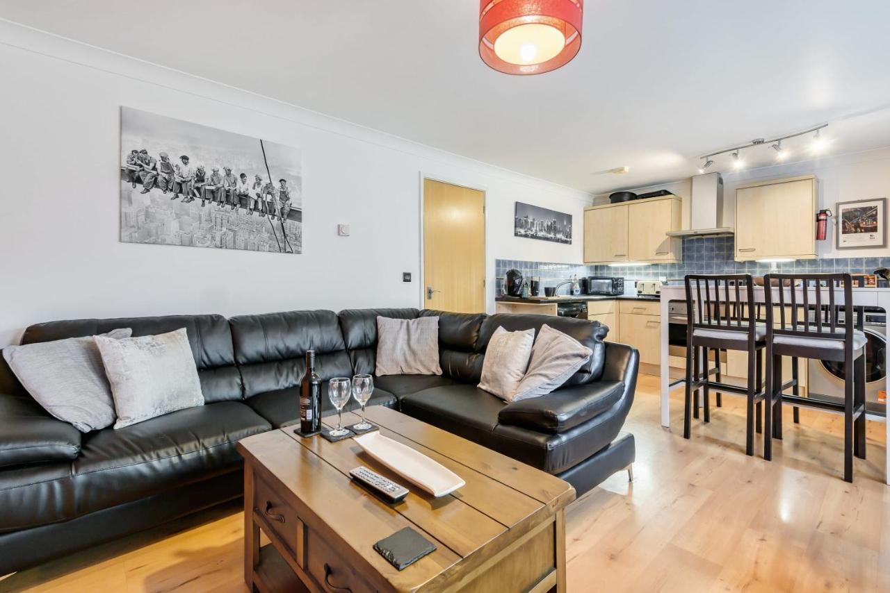 Stylish 2 Bedroom Apartment, Central Exeter, Parking On Site Екстериор снимка