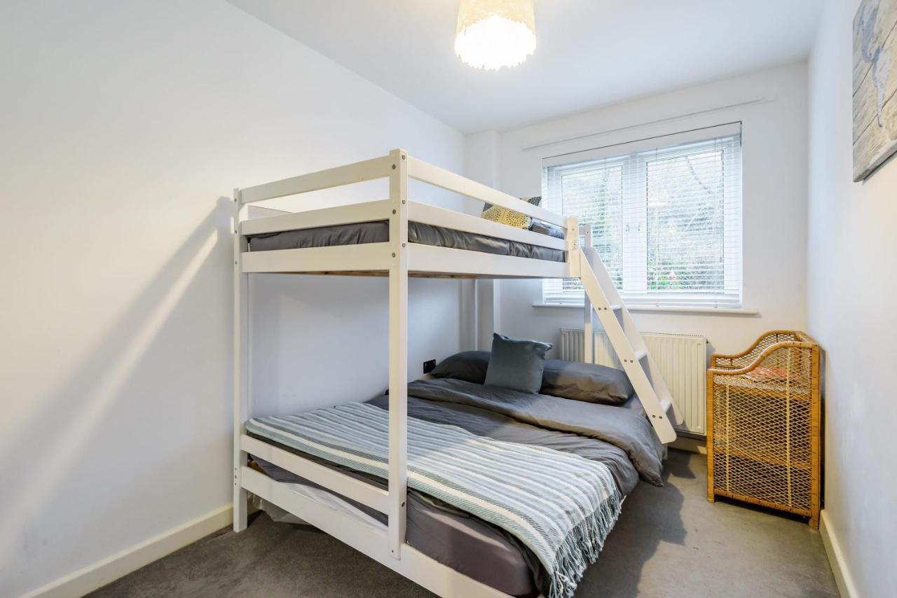 Stylish 2 Bedroom Apartment, Central Exeter, Parking On Site Екстериор снимка