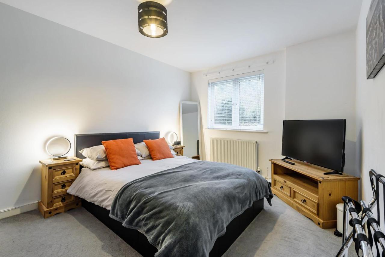 Stylish 2 Bedroom Apartment, Central Exeter, Parking On Site Екстериор снимка