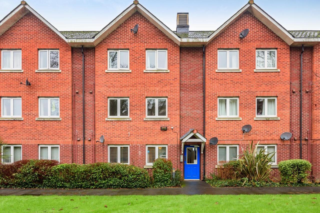 Stylish 2 Bedroom Apartment, Central Exeter, Parking On Site Екстериор снимка